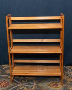 lot 165 image: Collapsible Solid Wood Shelf - Made in Chile