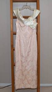 lot 178 image: 1980s Light Pink Dress
