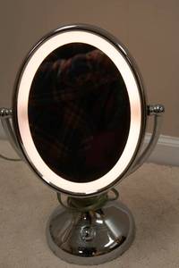 lot 192 image: Conair Illuminated Makeup Mirror