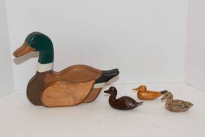 lot 204 image: Duck Collection