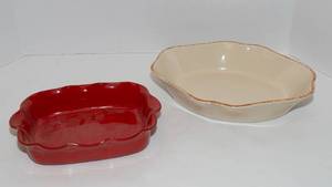 lot 208 image: Two Stylish Baking Dishes