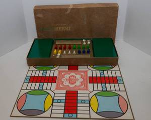 lot 211 image: Vintage Parcheesi Game