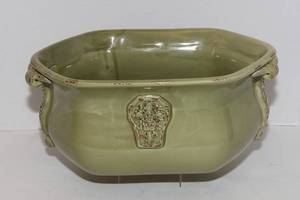 lot 229 image: Stylish Large Sage Green Planter