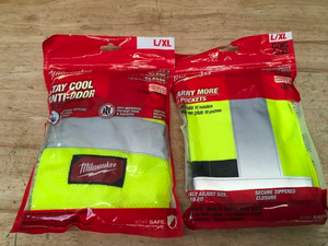 lot 68 image: MILWAUKEE Lot of 2- LargeXL Yellow Class 2 Mesh High Visibility Safety Vests