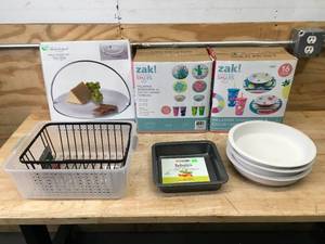 lot 110 image: Lot of Assorted Dishes