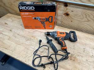 lot 119 image: RIDGID 9 Amp Corded 12 in. Spade Handle Mud Mixer