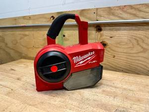 lot 155 image: MILWAUKEE M18 FUEL 18-Volt Lithium-Ion Brushless 0.25 Gal. (Tool Only)