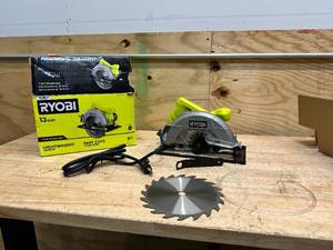 lot 124 image: RYOBI 13 Amp Corded 7-14 in. Circular Saw