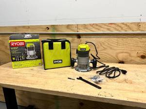 lot 126 image: RYOBI 8.5 Amp 1-12 Peak HP Fixed Base Corded Router