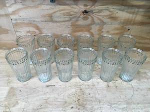 lot 175 image: Lot of 12 - Drinking Glasses