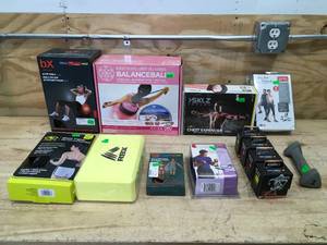 lot 184 image: Lot of Assorted Work Out Accessories