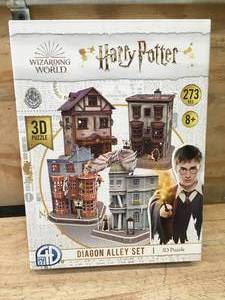 lot 205 image: Harry Potter Diagon Alley 3D Puzzle
