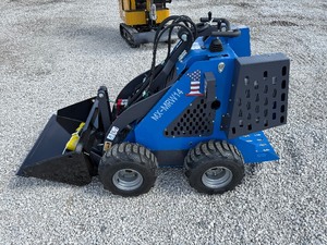 lot 16 image: AGT MX-MRW14 Compact Track Loader