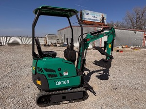 lot 32 image: AGT QK16R Mini Excavator