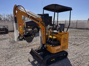 lot 27 image: AGT H15R Mini Excavator