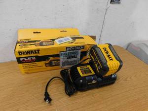 lot 1 image: NEW - DEWALT FLEXVOLT 20V60V MAX Lithium-Ion 6.0Ah Battery Pack with 6 Amp Output Charger