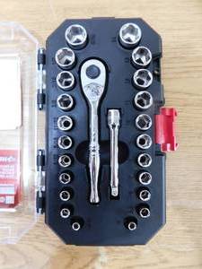 lot 9 image: Husky 14 in. Drive Ratchet SAEMetric Standard Socket Set (24-Piece)