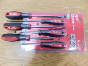 lot 63 image: Milwaukee PhillipsSlotted Flat Head Hex Drive Screwdriver Set with Tri-Lobe Handle (6-Piece)
