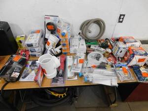 lot 122 image: HANDYMAN LOT