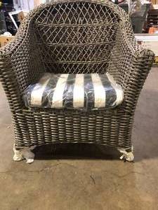 lot 4 image: Outdoor Wicker Chair Customer Returns See Pictures