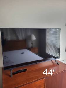 lot 35 image: LG 44 LED Smart TV