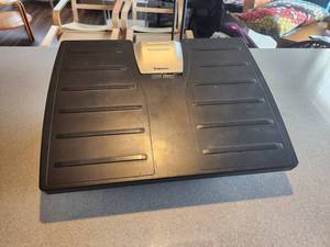 lot 14 image: Fellowes Adjustable Footrest Ergonomic