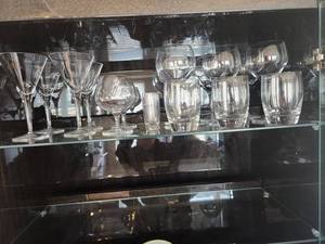 lot 61 image: Elegant Crystal Drinkware Set by Luigi Bermioli - Pattern Michelangelo