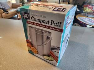 lot 70 image: Epica Stainless Steel Compost Pail