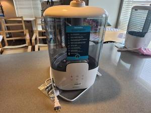 lot 77 image: HoMedics TotalComfort Humidifier