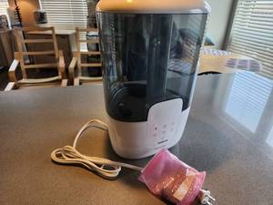 lot 78 image: HoMedics Ultrasonic Humidifier