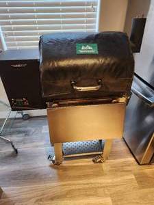 Green Mountain Pellet Grill in Great Condition!  Ready for Summer!