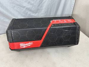 lot 23 image: Milwaukee M18M12 Lithium-Ion Cordless Wireless Jobsite Speaker