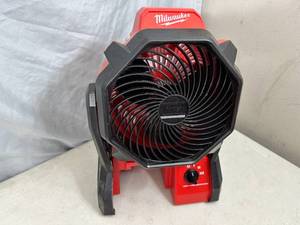 lot 26 image: Milwaukee M18 Cordless Jobsite Fan