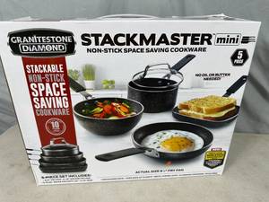 lot 72 image: New 5 pc Granitestone Non Stick Cookware Set