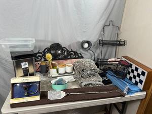 lot 96 image: Household Items, Trash Can, Lamp, Bathroom Items, Wax Melt Lamp, and More