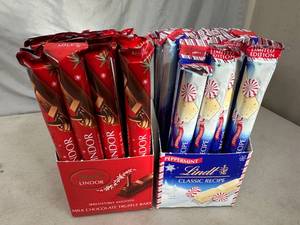 lot 125 image: 48 Lindt Lindor Truffle Chocolate Bars