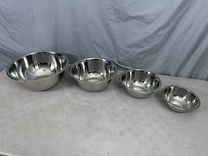 lot 161 image: 4 New Bene Casa Stainless Steel Mixing Bowls