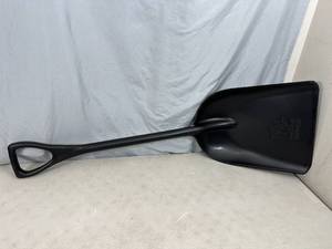 lot 167 image: Brand New Bully Tools Poly Scoop Shovel