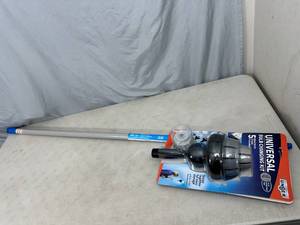 lot 169 image: New Unger 11ft  Telescoping Light Bulb Changing Tool