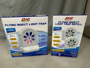 lot 203 image: New Rechargeable Flying Insect Light Trap with Refills