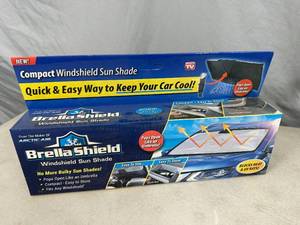 lot 257 image: New Brella Shield Windshield Sunshade