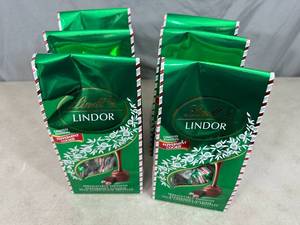 lot 266 image: 6 Bags of Lindt Lindor Limited Edition Peppermint Cookie Chocolate Truffles