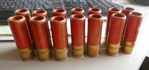 lot 9 image: 14 Vintage Eatonia 12 ga shotgun shells 6 shot