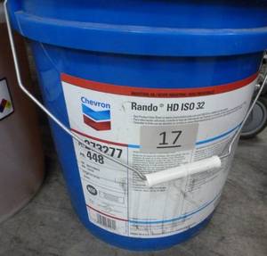 Unopened 5 gallon bucket of Chevron Rando 32 Hydraulic Oil