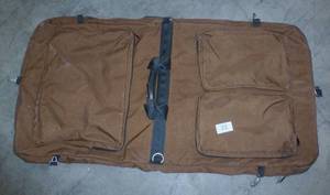 lot 31 image: Nice canvas traveling clothes bag