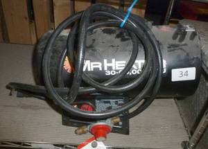 lot 34 image: Mr Heater 30-60,000 BTU propane - works - nice condition