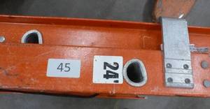 lot 45 image: 24 foot fiberglass extension ladder
