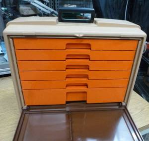 lot 86 image: New Heavy duty plastic 6 drawer tool box or organizer