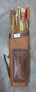 lot 93 image: Group of vintage arrows in bag