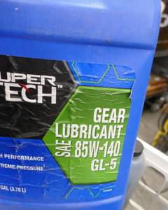lot 143 image: Two full gallon jugs of gear lubricant 85W-140